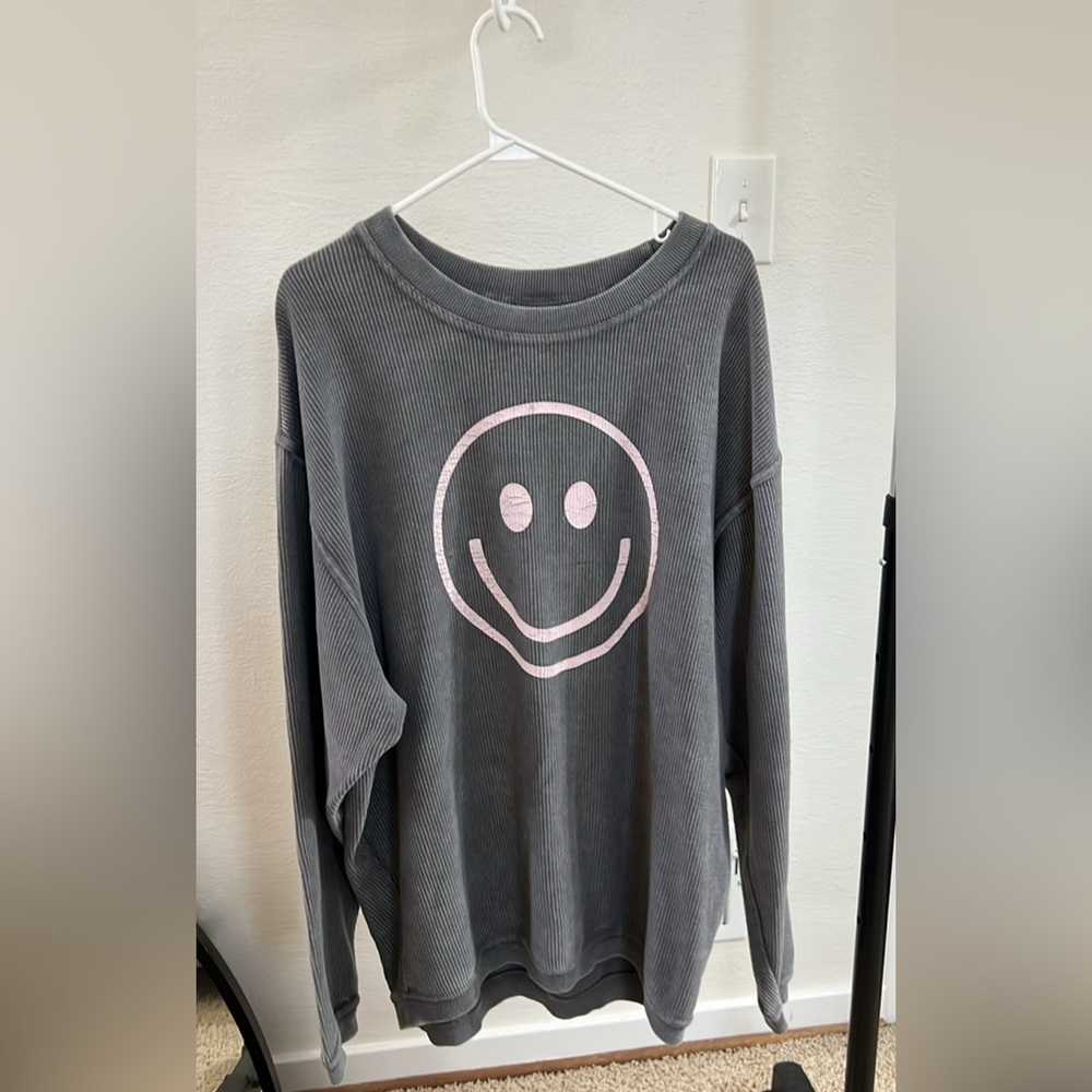Smiley face crew neck